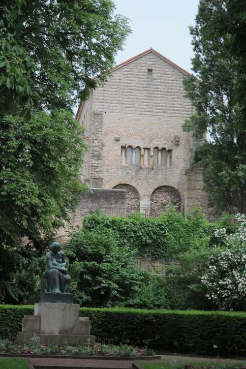 Saint-Pierre-aux-Nonnains, l'une des plus anciennes églises de France 