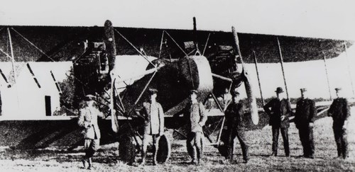 Au cours de ce combat, les Allemands perdirent cet énorme avion, l'AEG G, bimoteur et triplace, dont l'équipage repose aujourd'hui au cimetière allemand d'Illfurth.