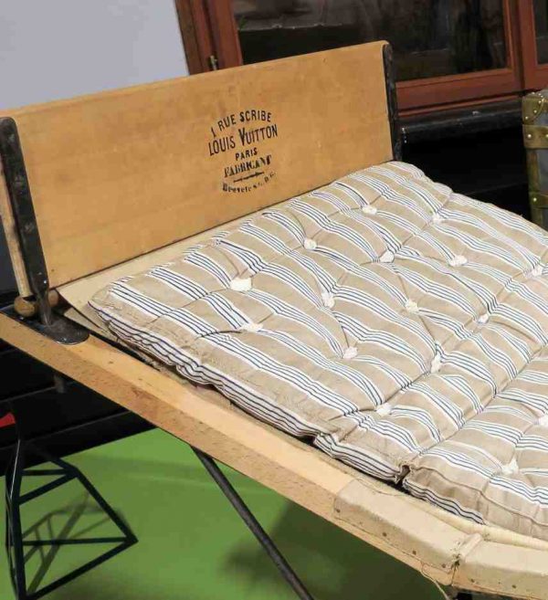 Le lit estampilleé Louis Vuitton